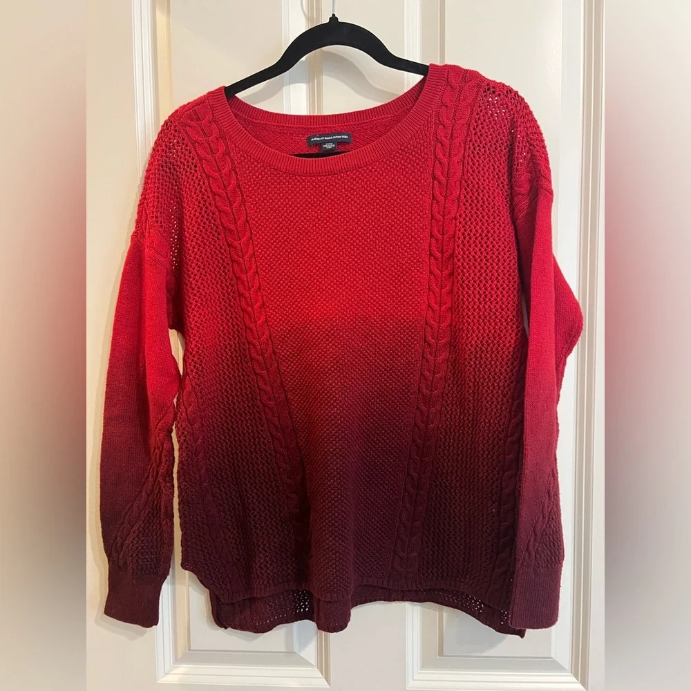 American Eagle red ombré cable knit long sleeve sweater.